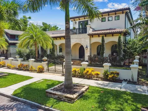 238 6th Avenue NE St Petersburg FL 33701