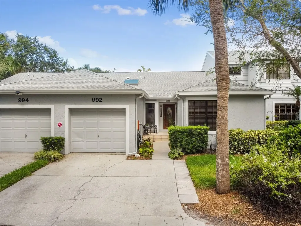 992 San Carlos Court NE St Petersburg FL 33702