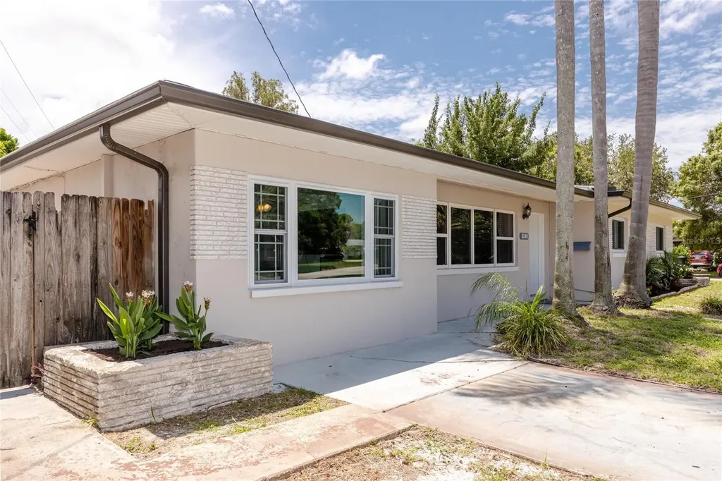 6248 17th Avenue N St Petersburg FL 33710