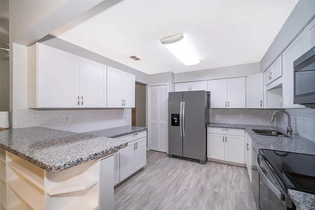 5301 White Cliff Lane Orlando FL 32812