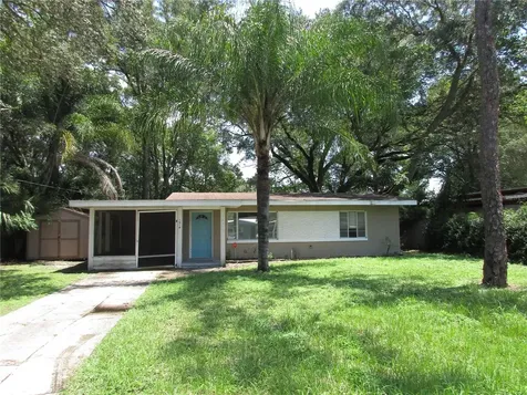 1914 Helms Avenue Leesburg FL 34748