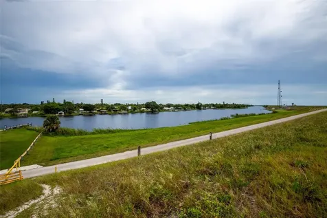 9565 SW Adams Street Okeechobee FL 34974