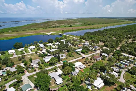 9565 SW Adams Street Okeechobee FL 34974