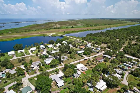 9565 SW Adams Street Okeechobee FL 34974