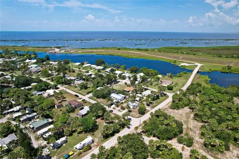 9565 SW Adams Street Okeechobee FL 34974