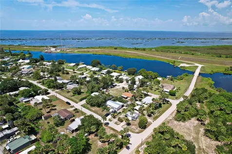 9565 SW Adams Street Okeechobee FL 34974