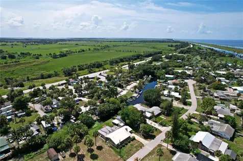 9565 SW Adams Street Okeechobee FL 34974