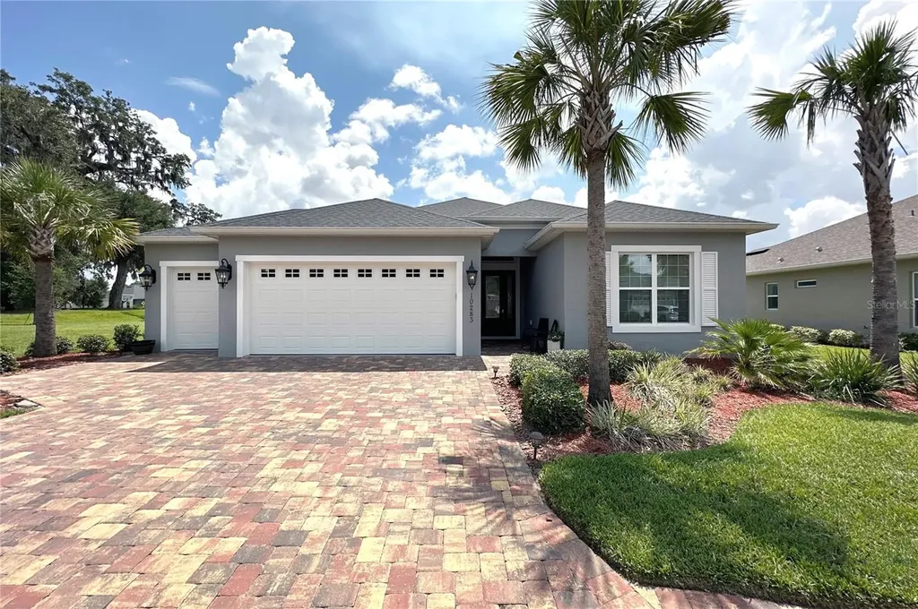 10283 Julia Isles Avenue Oxford FL 34484