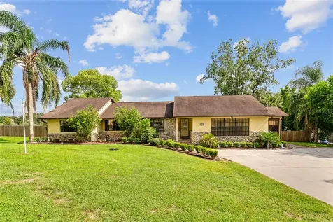 13872 SE Highway 42 Weirsdale FL 32195