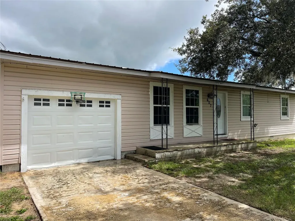 607 S Grandview Terrace Avon Park FL 33825