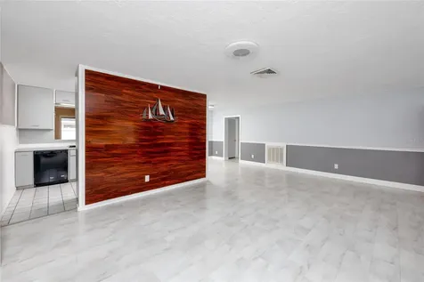 2700 59th Way N St Petersburg FL 33710