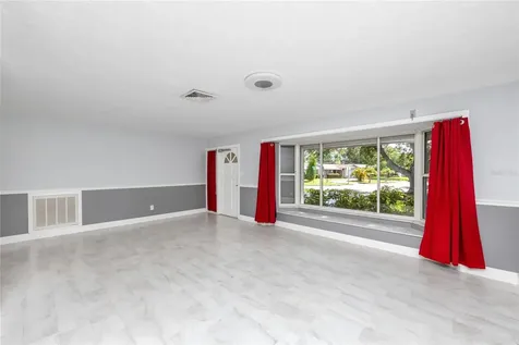 2700 59th Way N St Petersburg FL 33710