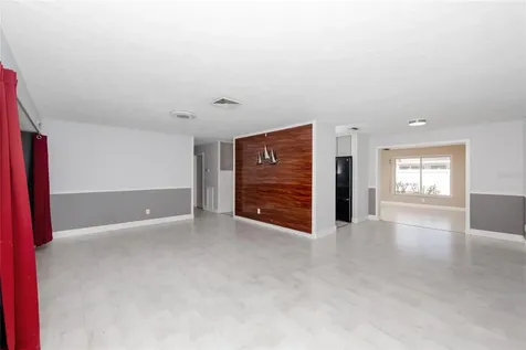 2700 59th Way N St Petersburg FL 33710