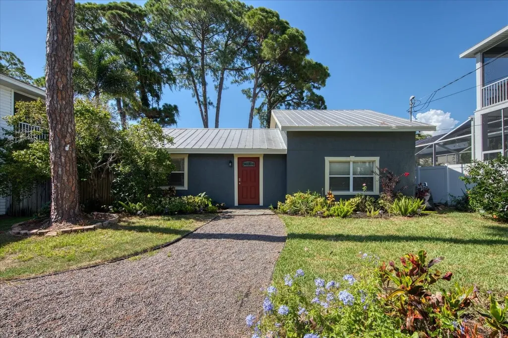 839 Florida Avenue Palm Harbor FL 34683