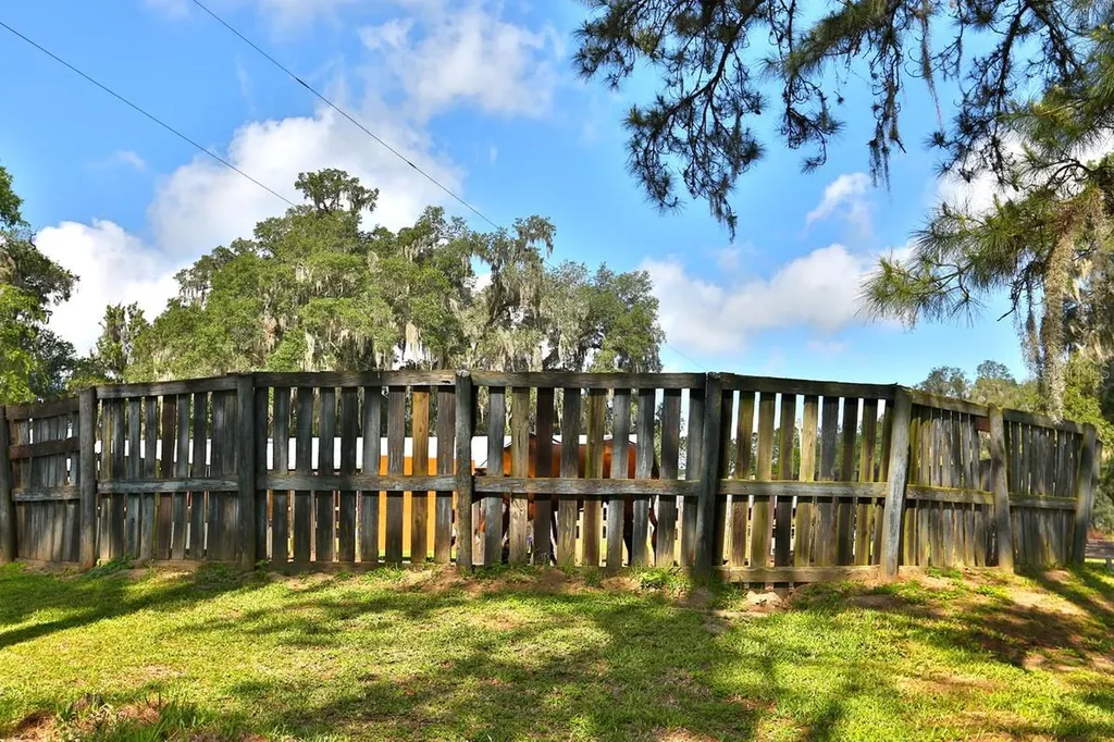 13450 NW Gainesville Road Reddick FL 32686