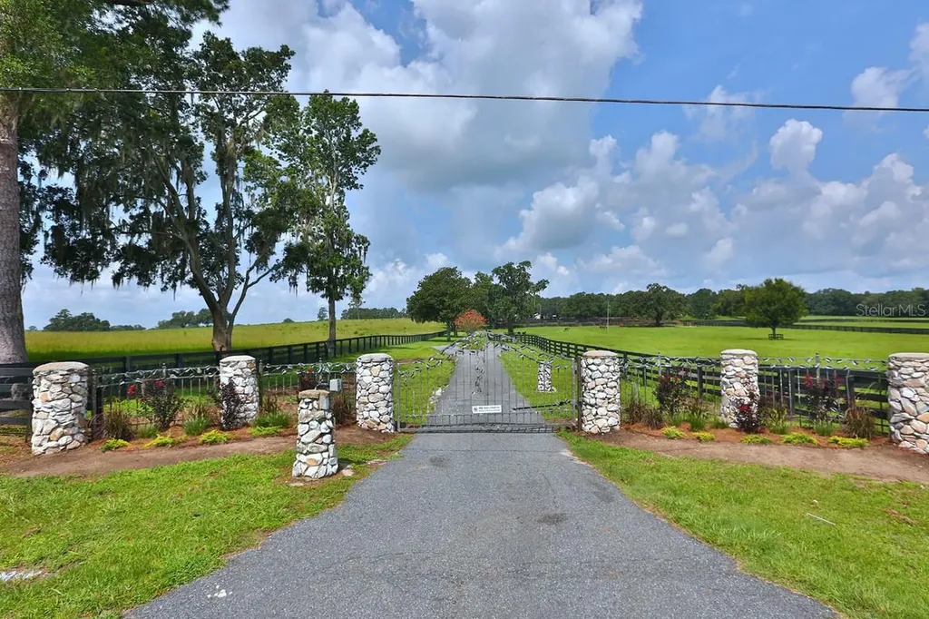 13450 NW Gainesville Road Reddick FL 32686