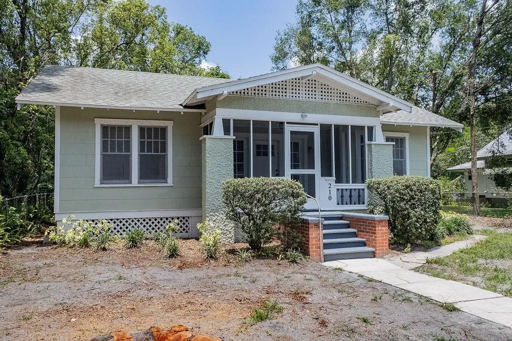 210 N Arlington Avenue Deland FL 32724