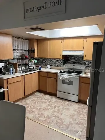 8 Trotters Circle Kissimmee FL 34743