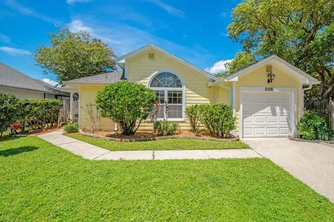 208 Pap Finn Court Orlando FL 32828
