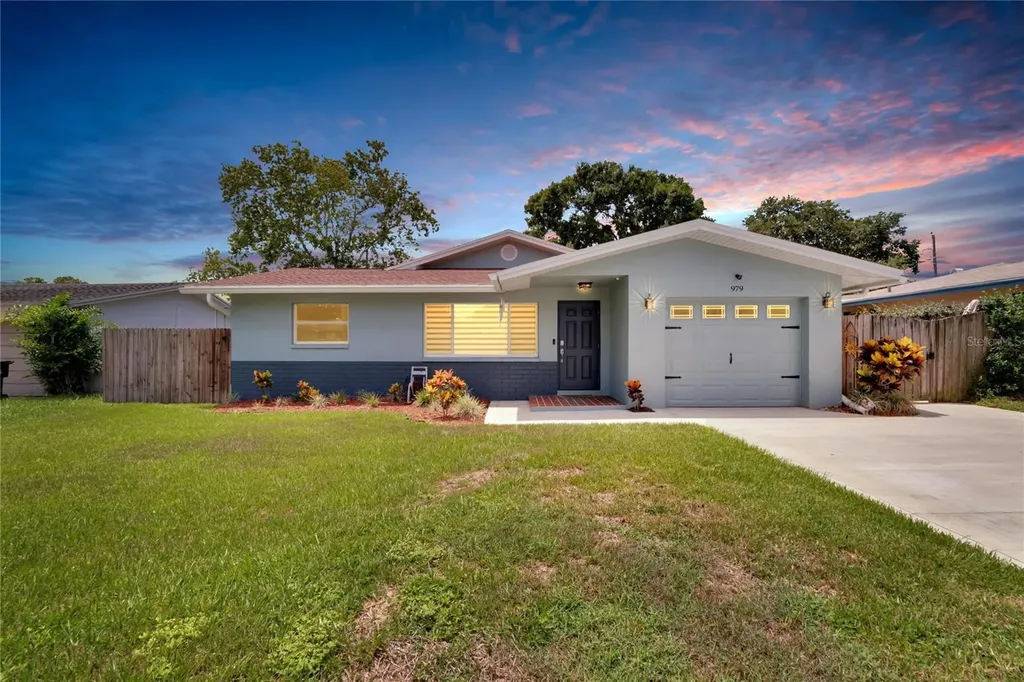 979 7th Avenue NE Largo FL 33770