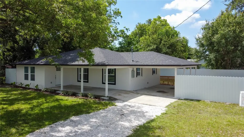 1207 W Madison Street Plant City FL 33563