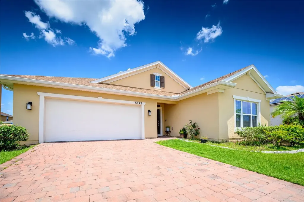 5042 Beauclair Street Kissimmee FL 34758