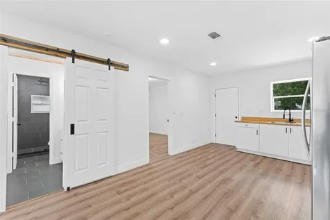 221 W Beresford Avenue Deland FL 32720