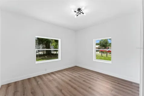 221 W Beresford Avenue Deland FL 32720