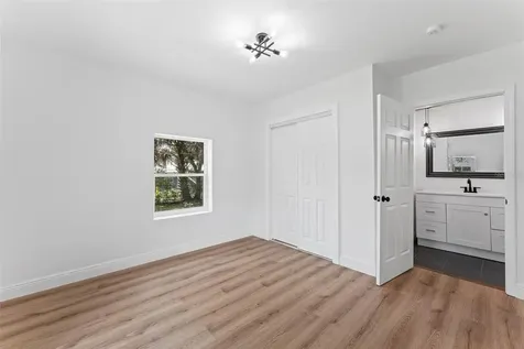 221 W Beresford Avenue Deland FL 32720