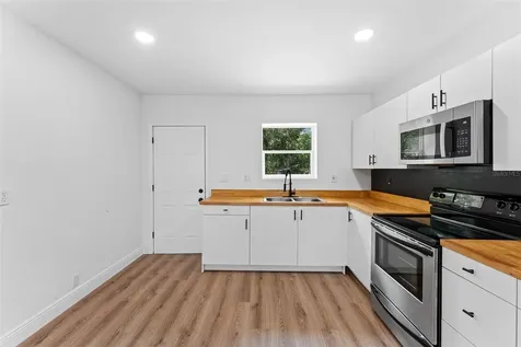 221 W Beresford Avenue Deland FL 32720