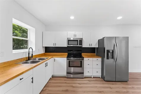 221 W Beresford Avenue Deland FL 32720