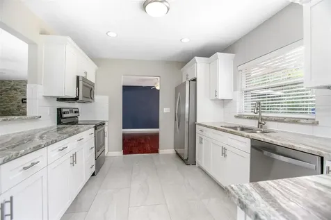 818 W Highland Avenue Deland FL 32720