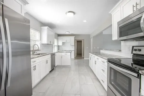 818 W Highland Avenue Deland FL 32720