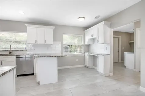 818 W Highland Avenue Deland FL 32720