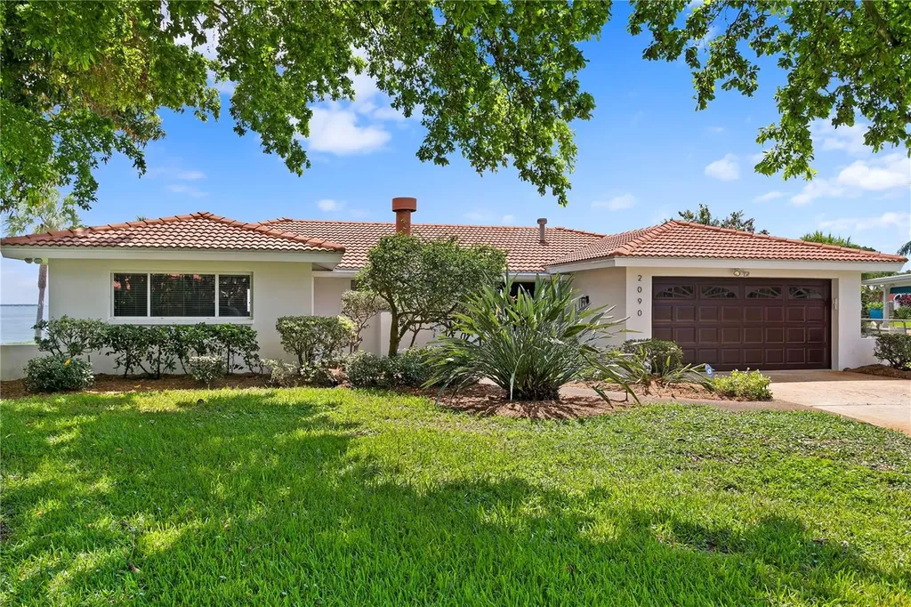2090 Iowa Avenue NE St Petersburg FL 33703