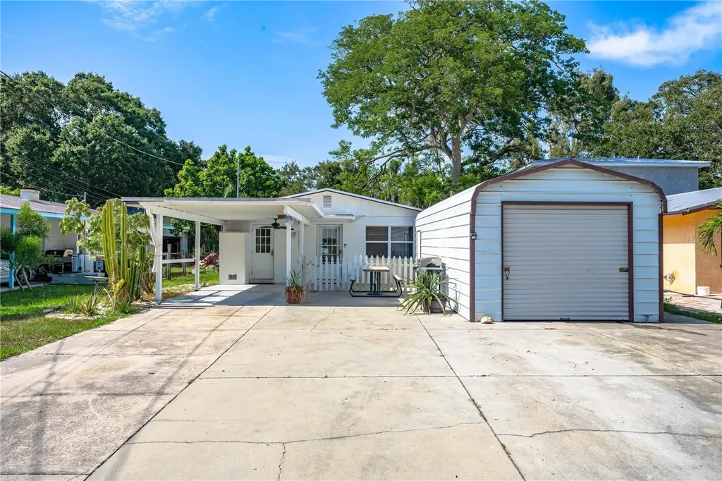 2565 Novus Street Sarasota FL 34237