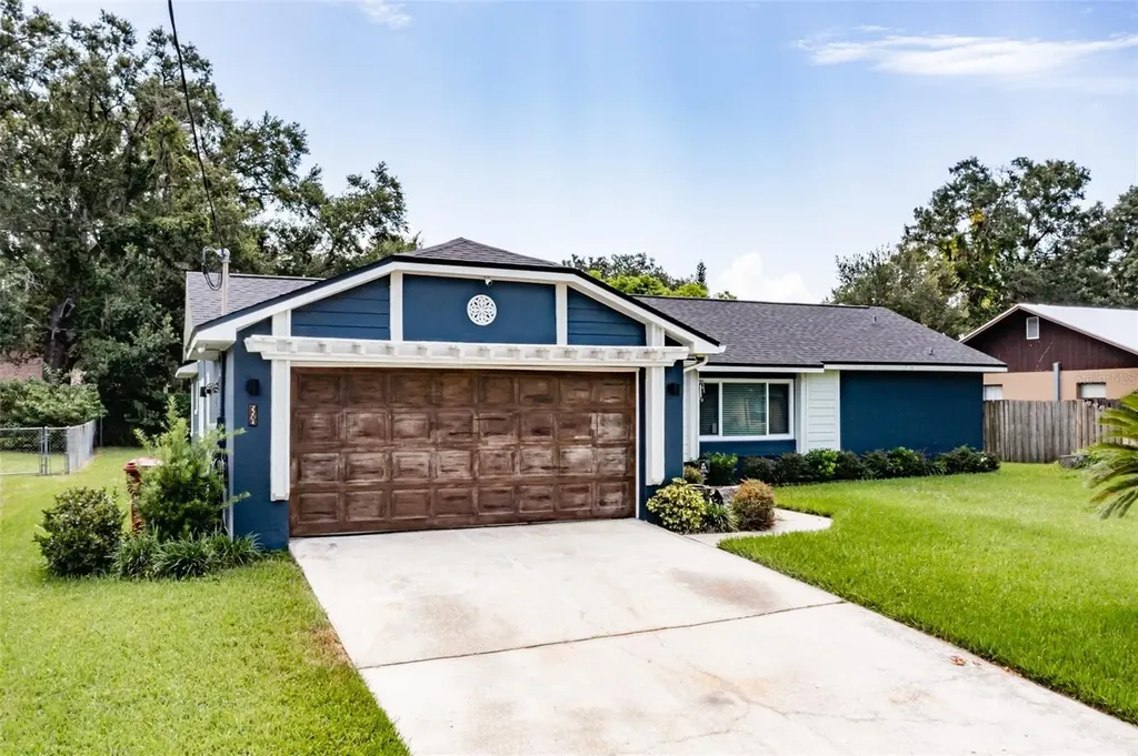 2204 N Warnell Street Plant City FL 33563