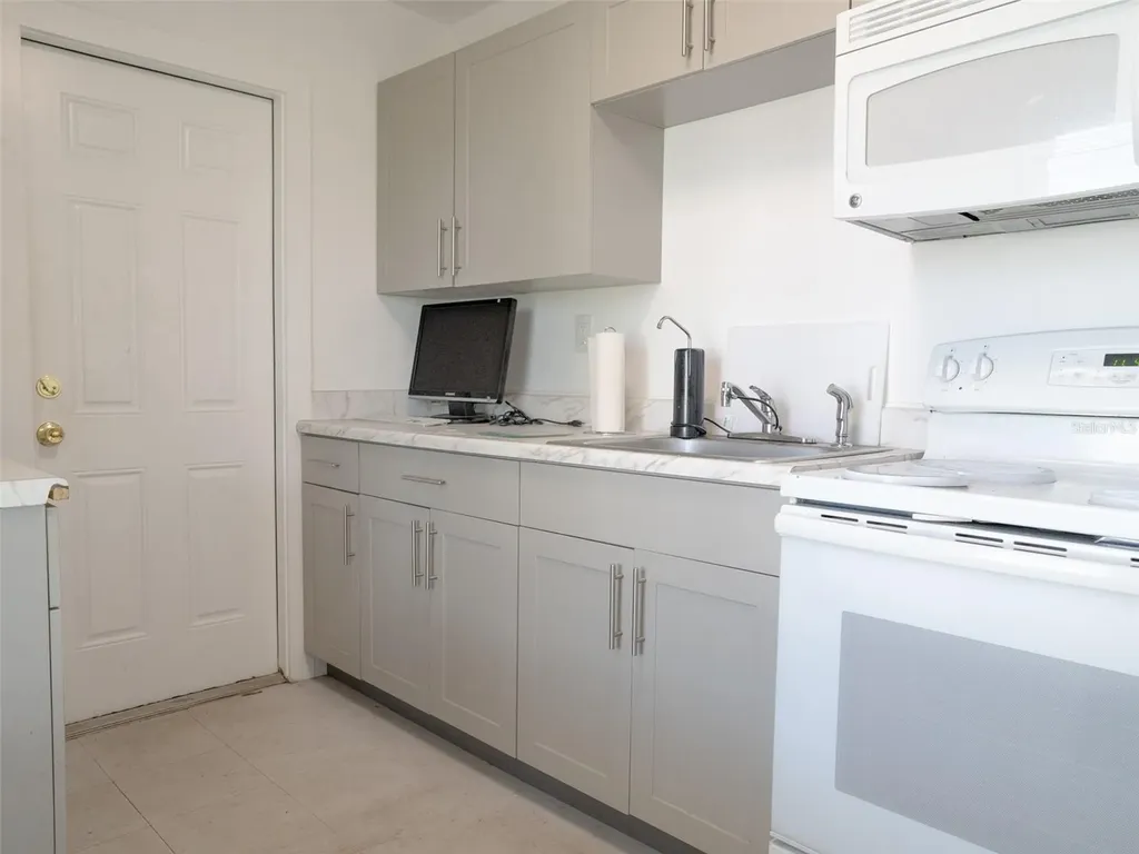 3227 5th Avenue S St Petersburg FL 33712