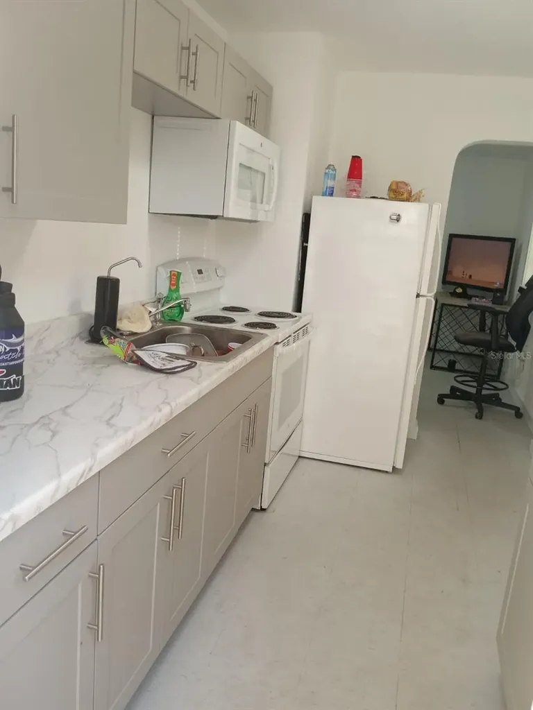 3227 5th Avenue S St Petersburg FL 33712
