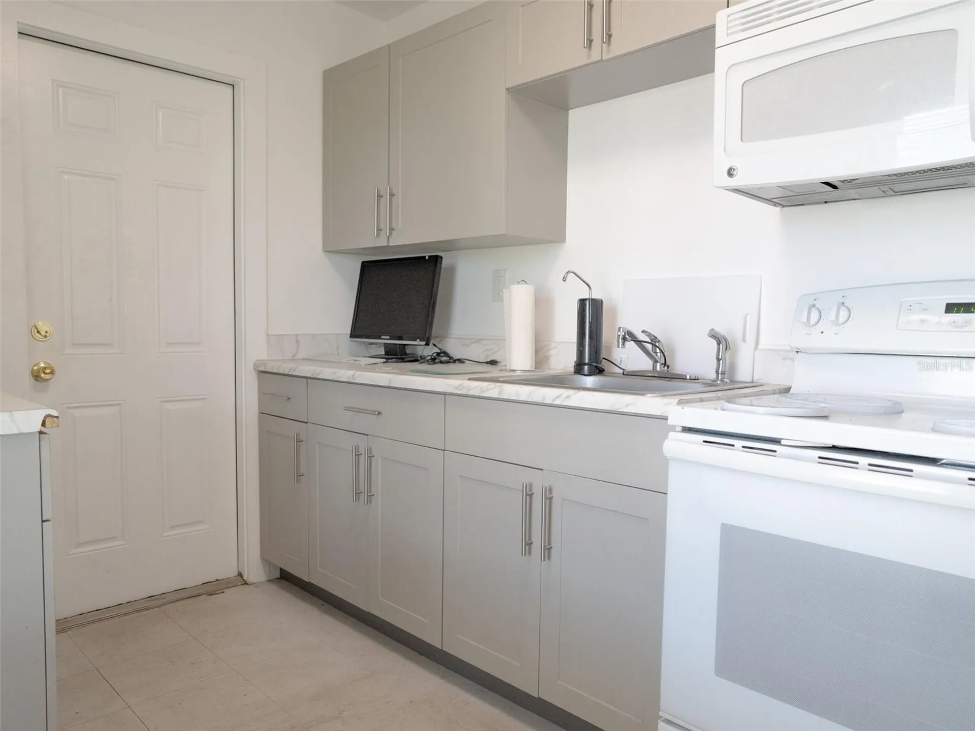 3227 5th Avenue S St Petersburg FL 33712