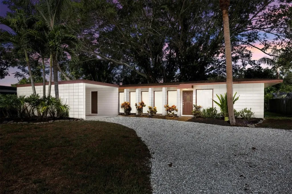 6126 Nutmeg Avenue Sarasota FL 34231