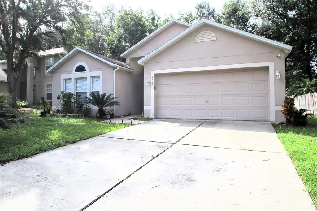 1748 W Marshall Lake Drive Apopka FL 32703