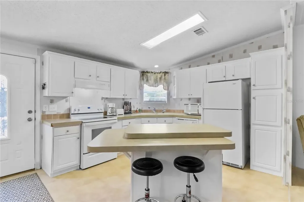2100 Kings Highway Port Charlotte FL 33980