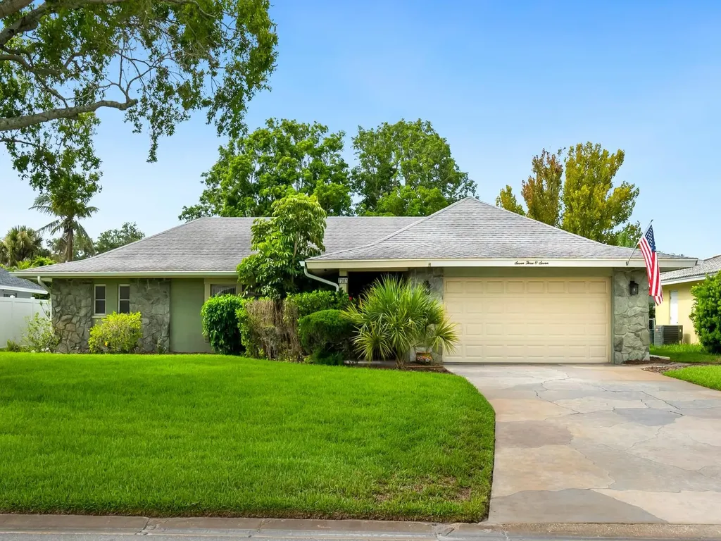 7307 11th Avenue W Bradenton FL 34209