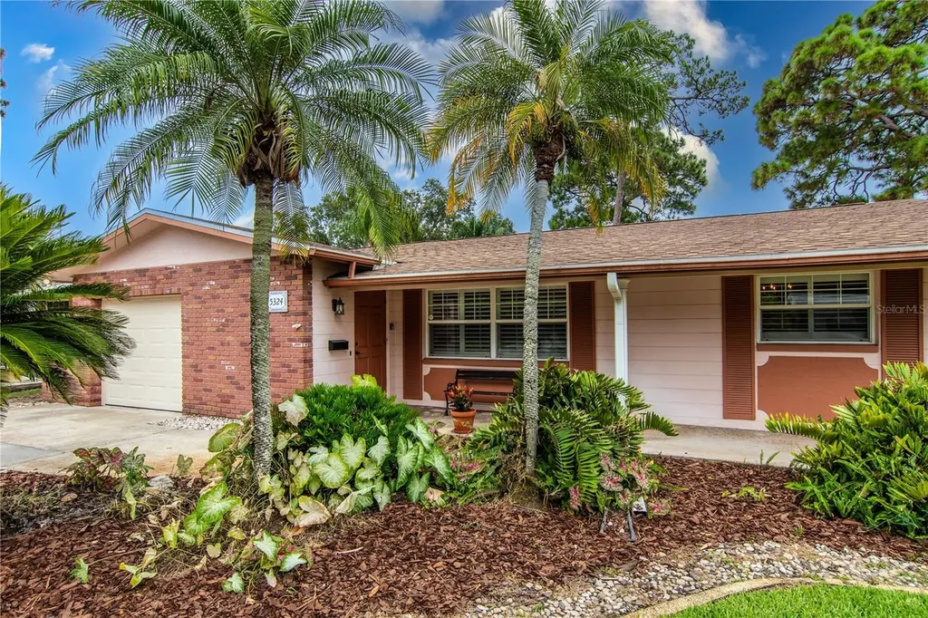 5324 12th Avenue N St Petersburg FL 33710