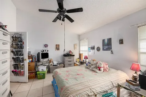 2785 Casilla Way S St Petersburg FL 33712