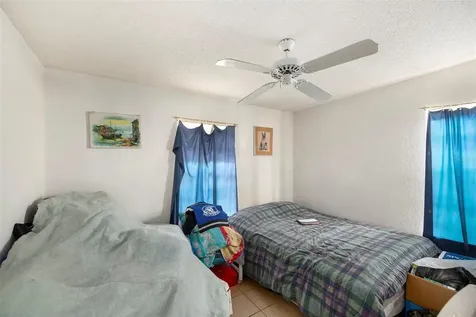 2785 Casilla Way S St Petersburg FL 33712