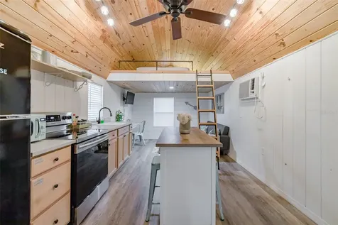 2731 W Spruce Street Tampa FL 33607