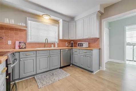 2731 W Spruce Street Tampa FL 33607