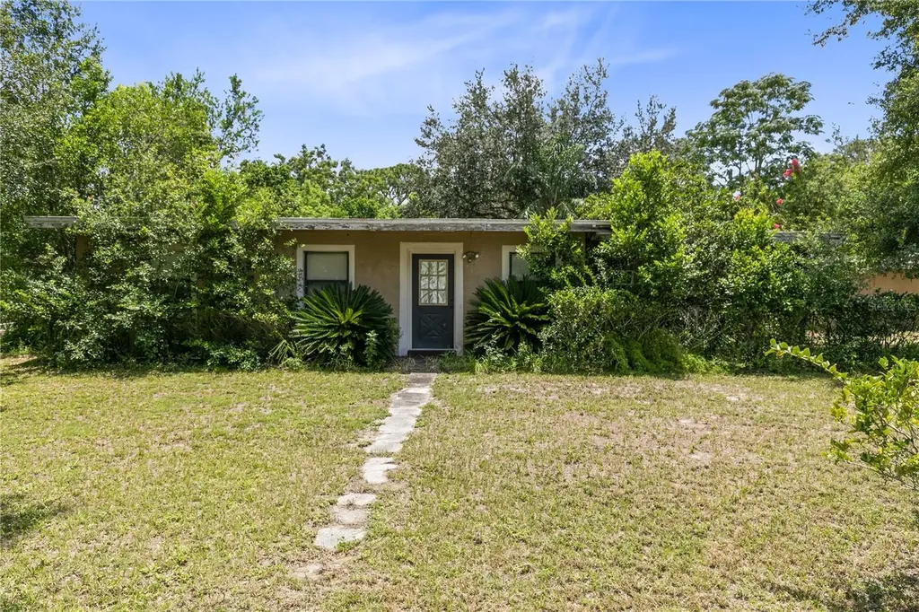 300 1st Street Chuluota FL 32766